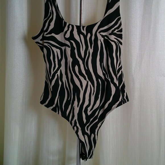 Revamped Zebra Print Bodysuit in Size S - Picture 3 of 3